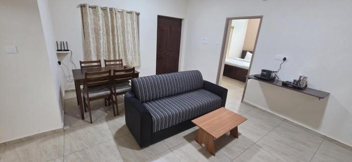 heart of pondy service apartment