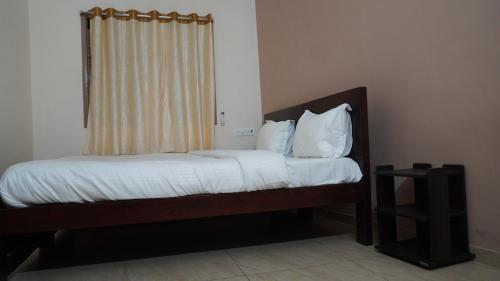 heart of pondy service apartment