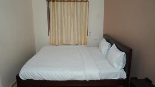 heart of pondy service apartment