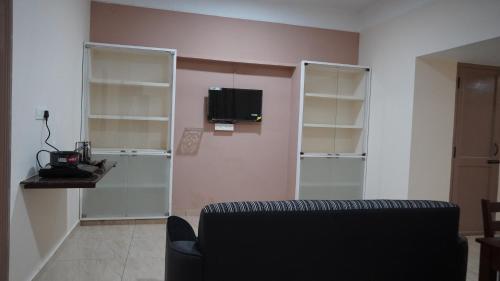 heart of pondy service apartment