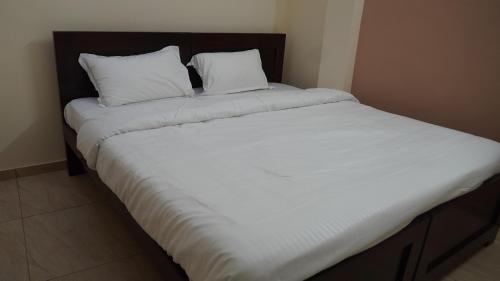 heart of pondy service apartment