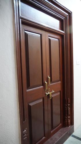heart of pondy service apartment