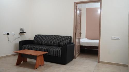 heart of pondy service apartment