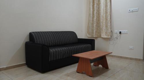 heart of pondy service apartment