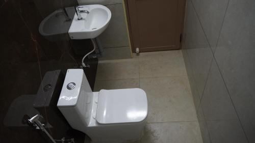 heart of pondy service apartment