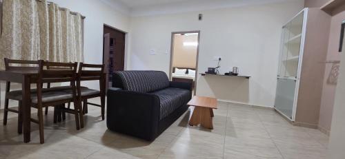 heart of pondy service apartment