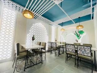 elegance inn