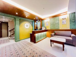 elegance inn