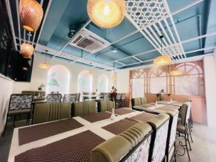 elegance inn