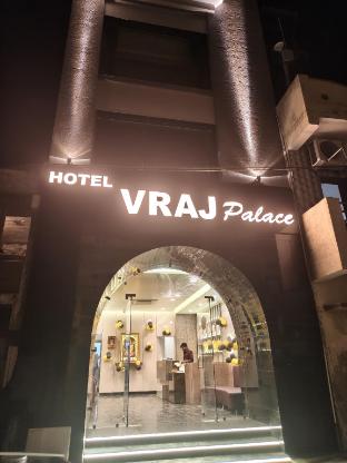hotel vraj palace