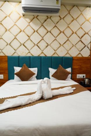 hotel vraj palace