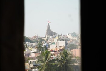 hotel vraj palace