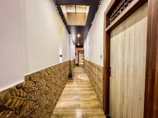 Hotel Kunj Bihari Dham,,2 star