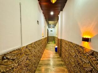 Hotel Kunj Bihari Dham,,2 star