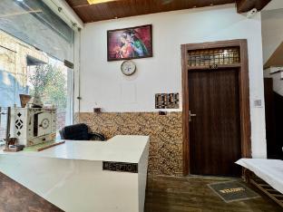 Hotel Kunj Bihari Dham,,2 star
