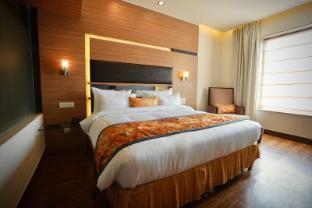 hotel the sea valley azure gurugram