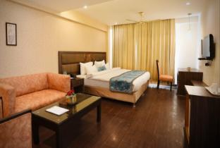 hotel the sea valley azure gurugram