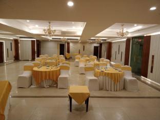 hotel the sea valley azure gurugram