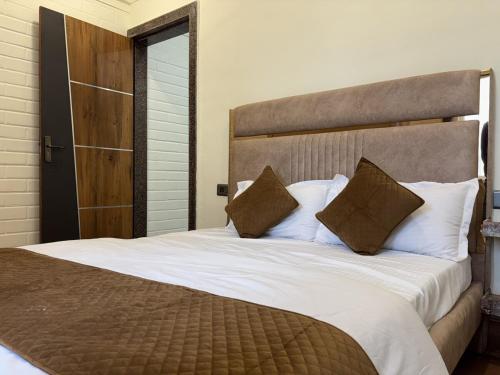 hotel sacred roots