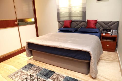 vluv home stay