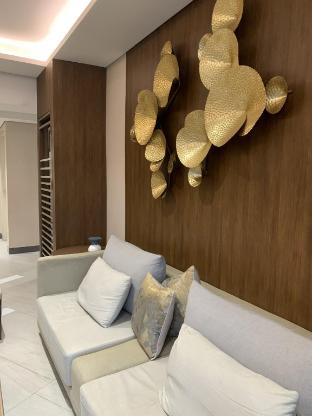 Elegant Abode,,5 star