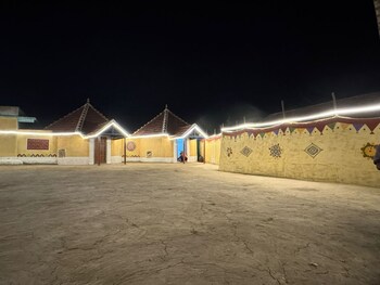 Rann Sanji Stay,,2 star
