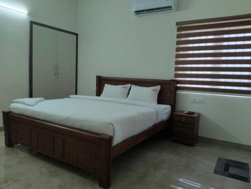 amaira studio living
