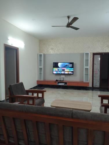 amaira studio living