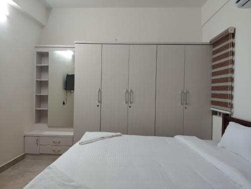 amaira studio living