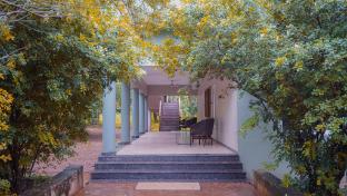 syna jungle resort shahdar