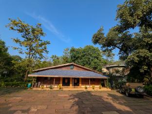 syna jungle resort shahdar