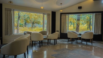 syna jungle resort shahdar