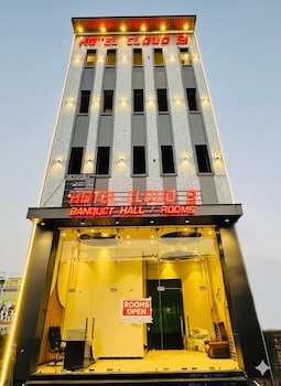 Hotel Cloud 9,,3 star