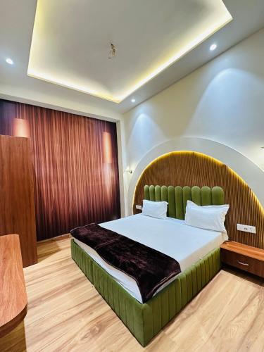 Hotel Cloud 9,,3 star