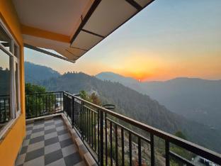 the cozy corner hilltop 360 view retreat