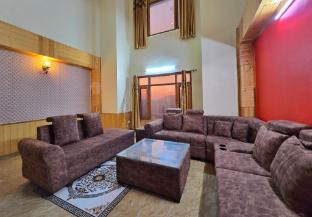the cozy corner hilltop 360 view retreat