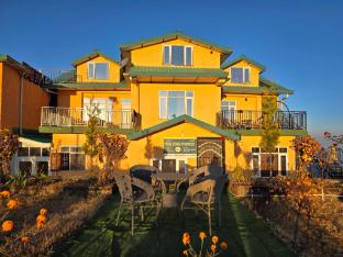 the cozy corner hilltop 360 view retreat