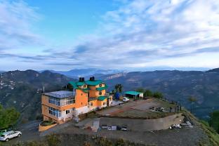 the cozy corner hilltop 360 view retreat