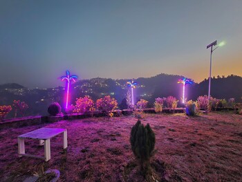 the cozy corner hilltop 360 view retreat