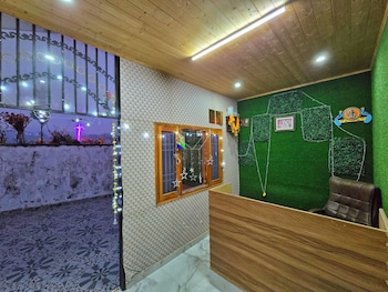 the cozy corner hilltop 360 view retreat