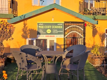 the cozy corner hilltop 360 view retreat