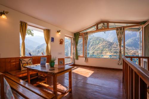 liveaway mussoorie kempty by pack
