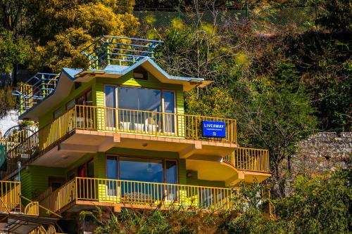 liveaway mussoorie kempty by pack