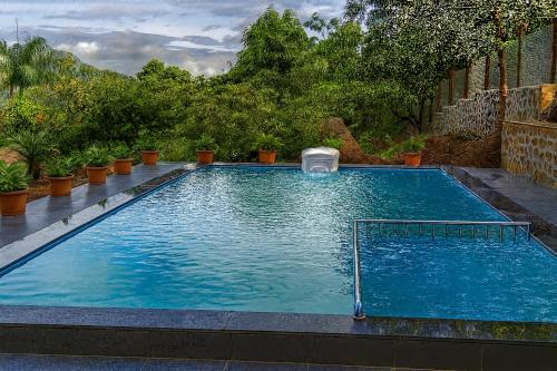 hemgiri private pool villa mulshi