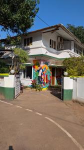 jungle hostel by mango tree