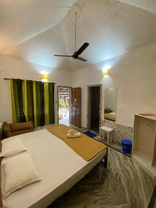 jungle hostel by mango tree