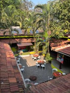 jungle hostel by mango tree