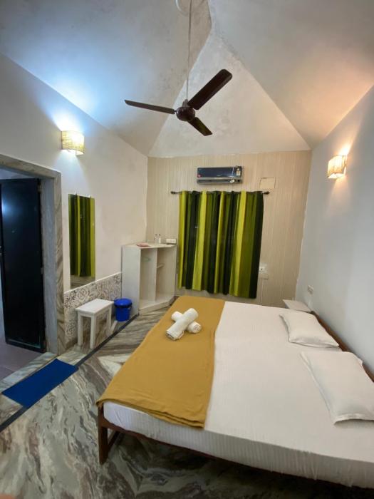 jungle hostel by mango tree