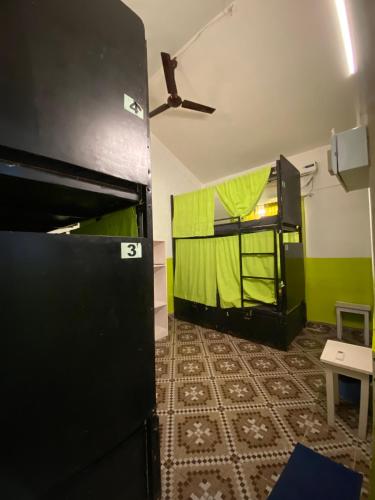 jungle hostel by mango tree