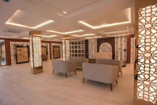 madhuram inn